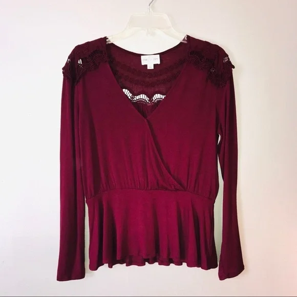 NWOT Francesca’s Sanaa Eyelet Trim Wine Red Size Large - Picture 3 of 10